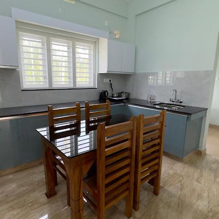 The Karlyle Homestay Vaduvanchal Exterior photo